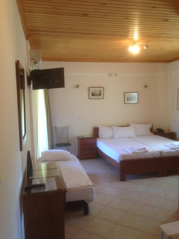 Villa Agni Yénion Екстериор снимка